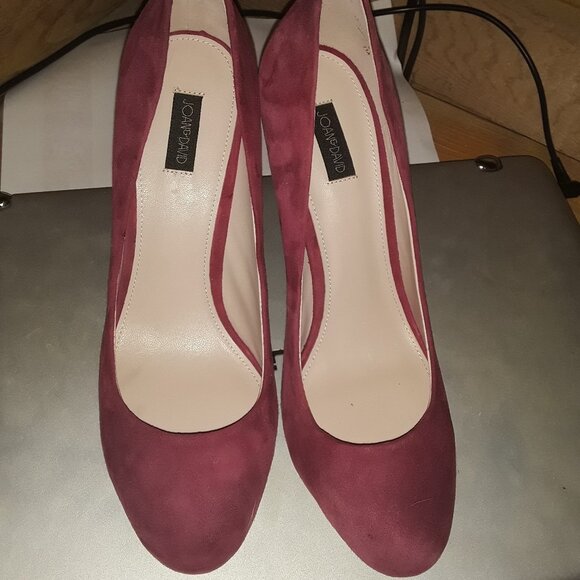 Joan & David Daerina SZ 7 M Raspberry Pink Red Suede 4" Heel Almond Toe Pumps - Picture 1 of 9